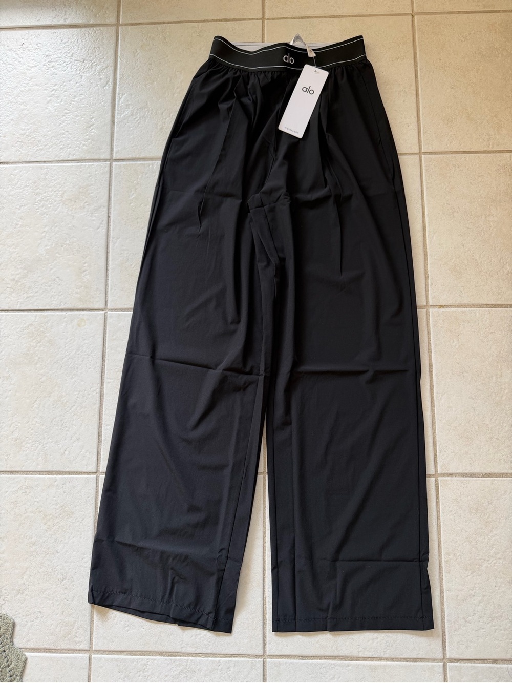 ALO Yoga women’s suit up pants size small